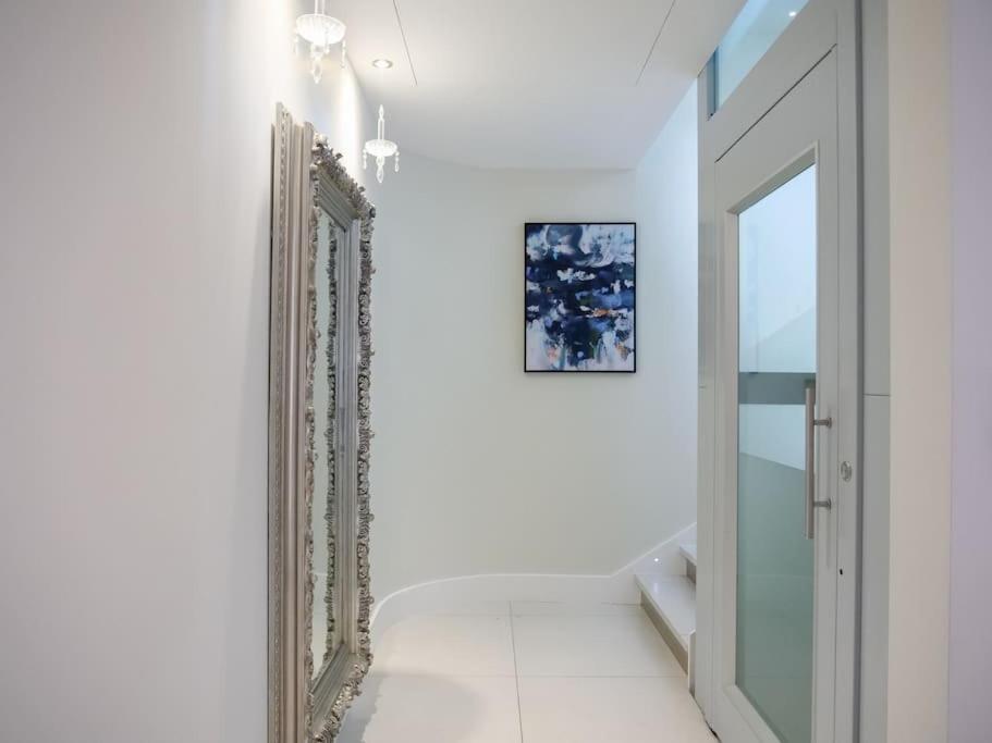 Elegant Penthouse In Prime Location Londra