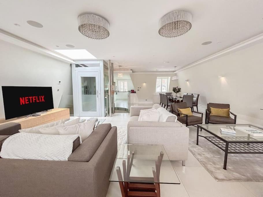 Elegant Penthouse In Prime Location * Londra
