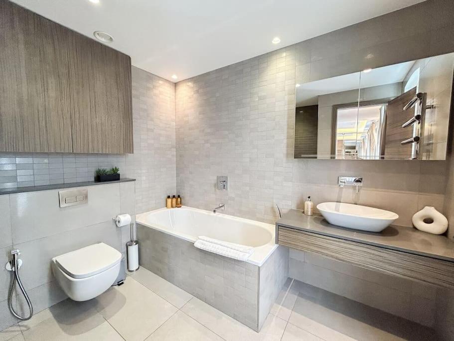 Appartamento Elegant Penthouse In Prime Location *