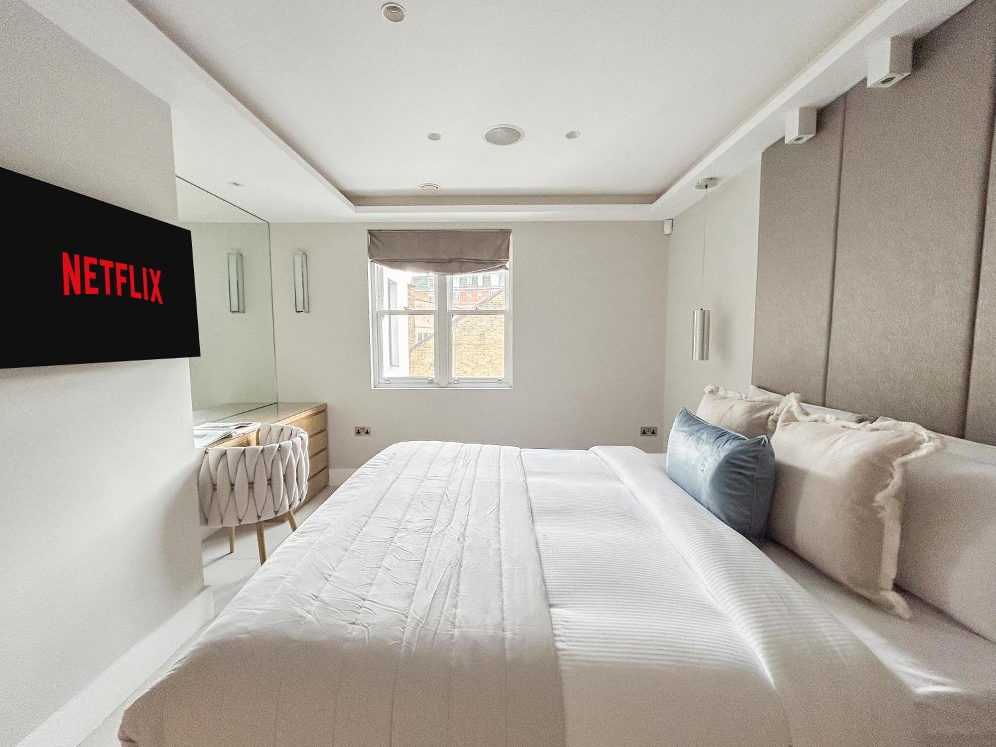 Elegant Penthouse In Prime Location * London
